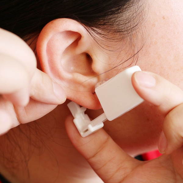 Устройство за пробиване на уши за еднократна употреба TV609