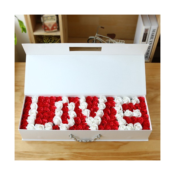 Голяма подаръчна кутия с вечни 520 рози - LOVE BUKET R±W 3