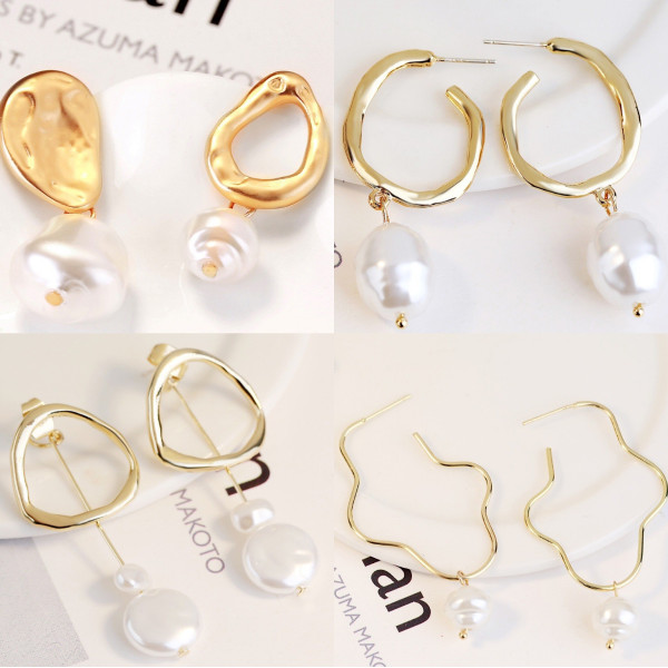 Различни видове дамски златисти обеци  с перла - A193