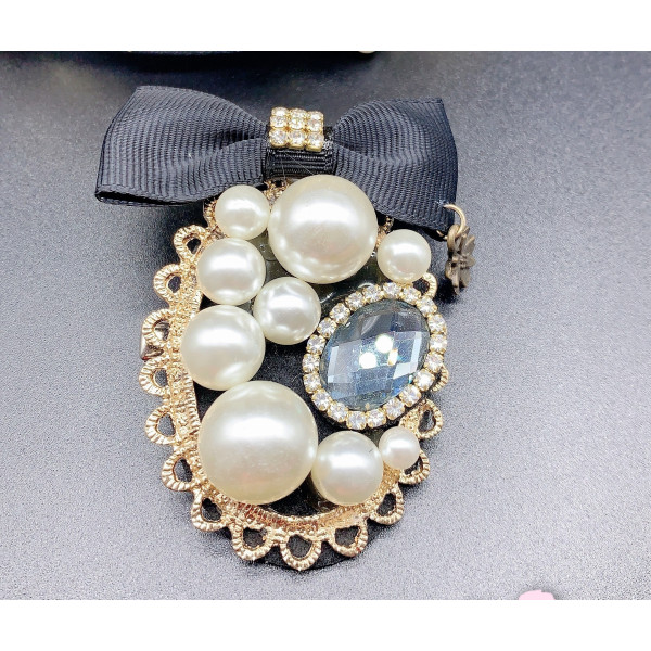 Дамска брошка с перли, диамант и панделка - E01-5 1