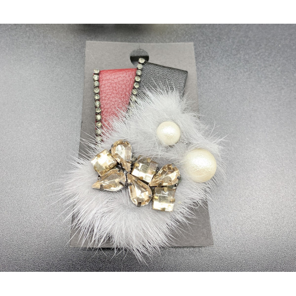 Брошка с пух, перли, кристали и кожена декорация - Е03-5