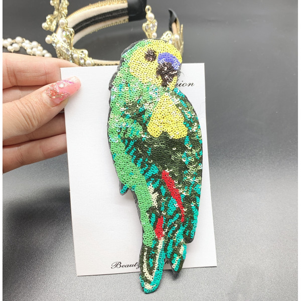 Брошка с форма на папагал и декорирани мъниста - Е05-8