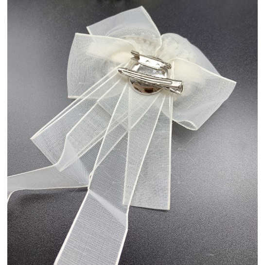 Дамска брошка, панделка в бял дизайн, декорирана с перли - Е08-7