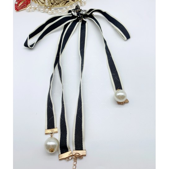 Дамска брошка, панделка изработена от тънки черни ленти декорирана с перли Е11-2