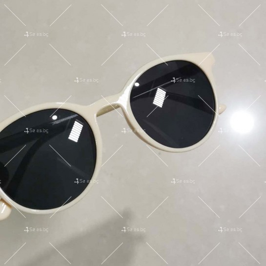 Унисекс слънчеви очила с форма на рамката подходяща за всеки тип лице YJ54