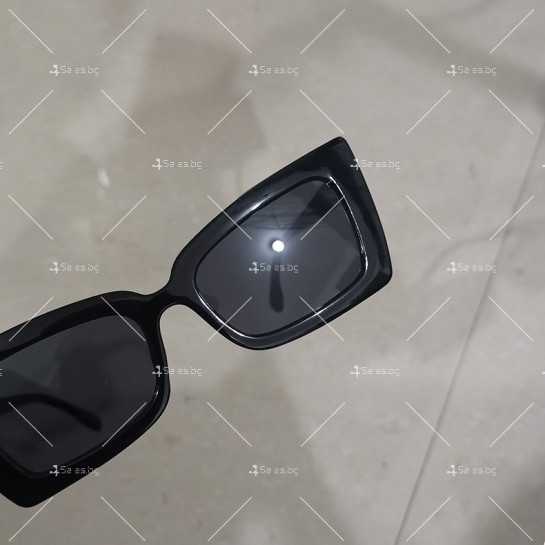 Елегантни, дамски слънчеви очила, с правоъгълна форма и издължени ръбове YJ55