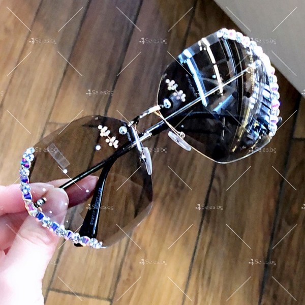 Дамски слънчеви очила с блестящи кристали във формата на шестоъгълник YJ64 2