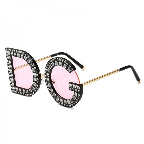 Модни слънчеви дамски очила с форма на стъклата D&G YJ78 8