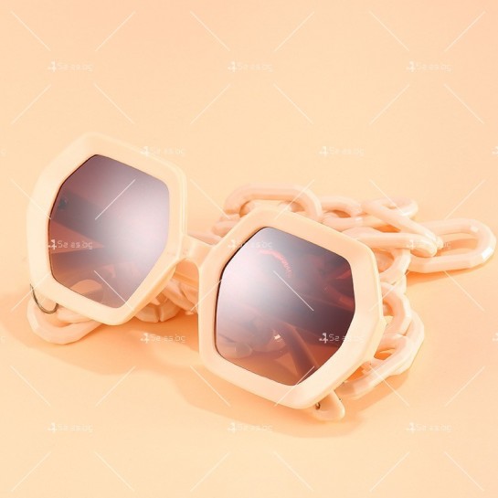Слънчеви дамски очила с шестоъгълна форма на стъклата и масивна верига YJ79