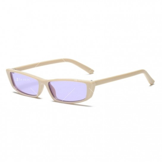 Дамски слънчеви очила с малък размер на стъклата и силно издължена форма