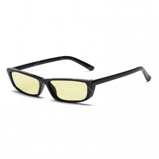 Дамски слънчеви очила с малък размер на стъклата и силно издължена форма