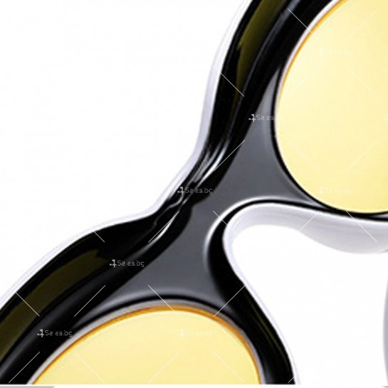 Слънчеви очила с правоъгълна форма с големи рамки и малки кръгли стъкла