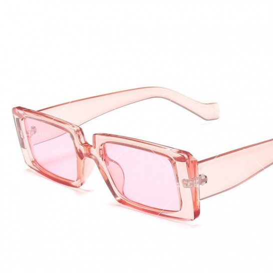 Дамски цветни слънчеви очила с пластмасова дебела рамка и правоъгълни лещи