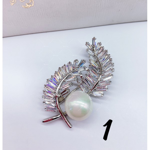 Елегантни дамски брошки с новаторски дизайн и декорация от  бели кристали Е19 1