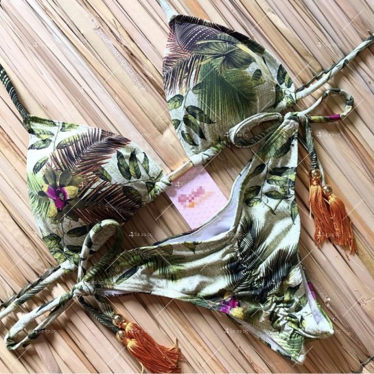 Цветен дамски бански костюм от две части с връзки и пискюли на тях Y106