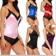 Дамски комплект за спане - топ и дантелени боксерки NY62