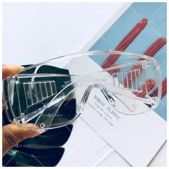 Големи очила с прозрачни стъкла