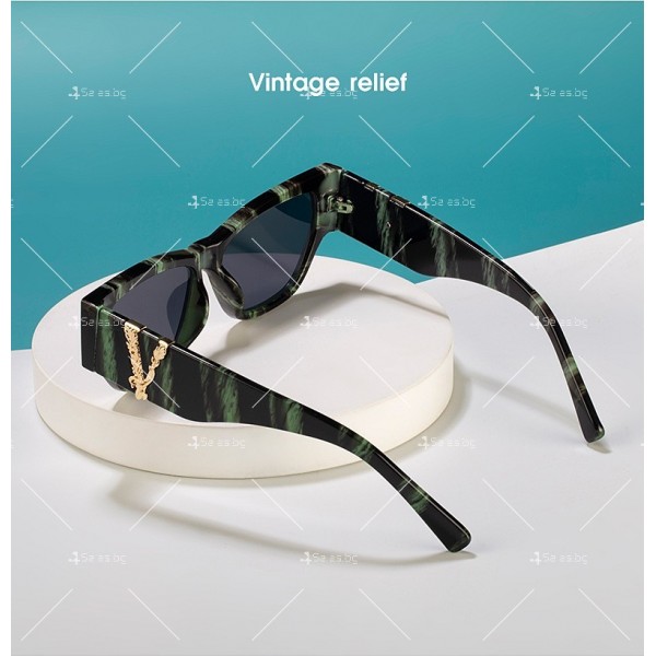Дамски слънчеви очила тип котешко около с дебели рамки 1