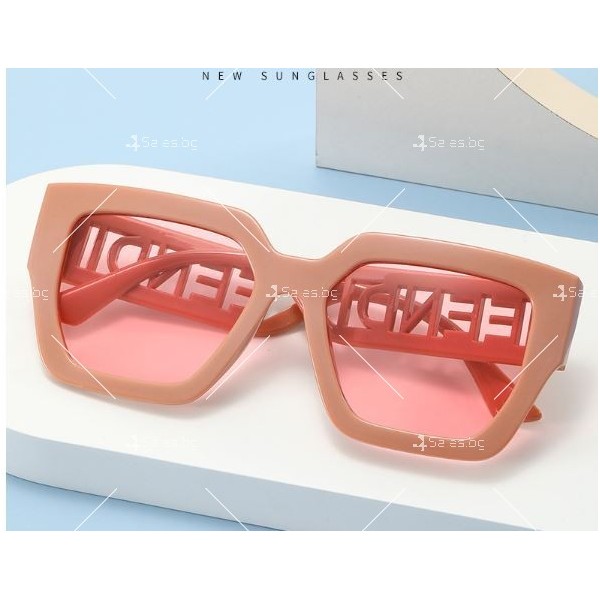 Дамски слънчеви очила котешко око с дебели дръжки с надписи 1