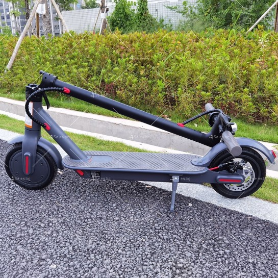 Електрически скутер, развиващ максимална скорост 30 км/ч Scooter9