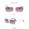 Дамски ефектни слънчеви очила с правоъгълни форми на стъклата 38