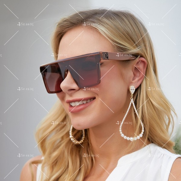 Дамски слънчеви очила с ретро дизайн и права рамка 8