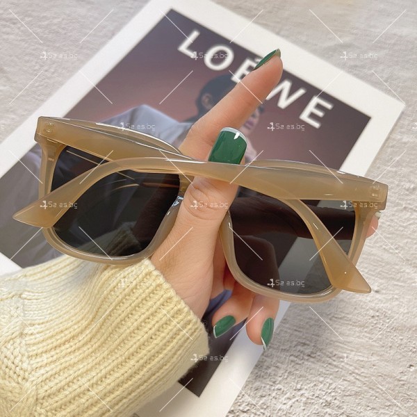 Дамски квадратни слънчеви очила с ретро дизайн 17