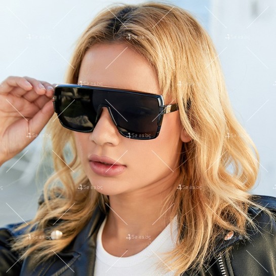 Дамски слънчеви очила с цели стъкла и ефектна рамка