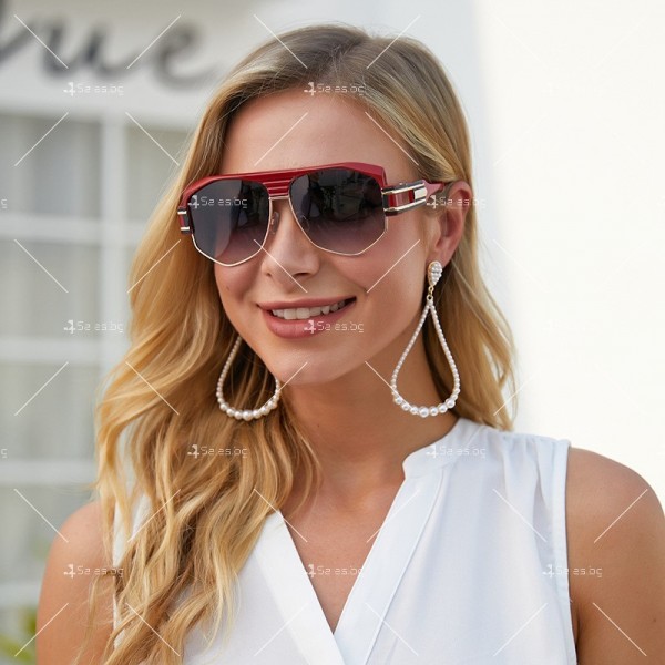 Дамски слънчеви очила с голяма права рамка и ефектни дръжки 8