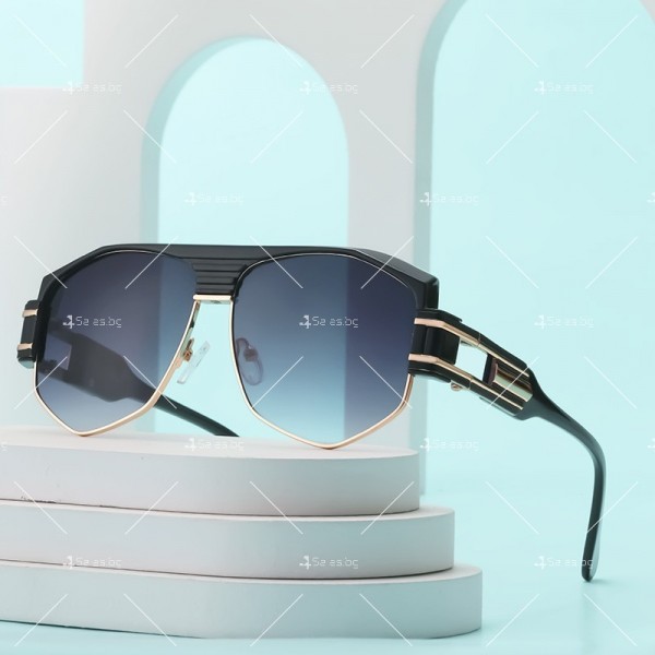 Дамски слънчеви очила с голяма права рамка и ефектни дръжки 22