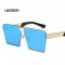 Унисекс слънчеви очила с квадратни стъкла и ефектни дръжки 12
