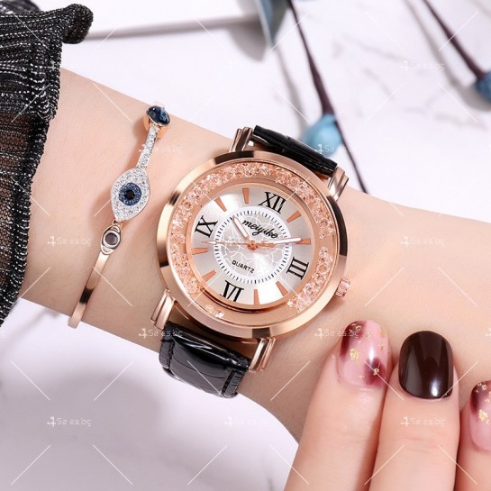 Дамски ръчен часовник с кръгъл циферблат с камъни и кожена каишка WW30