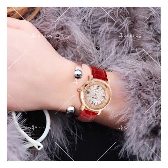 Дамски ръчен часовник с кръгъл циферблат с камъни и кожена каишка WW30