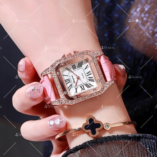 Дамски часовник с квадратен циферблат с камъни и кожена верижка WW33