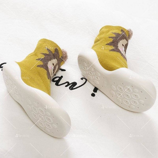 Детски чорапи с гумена подметка, различни номера и цветове W SHOE3 4