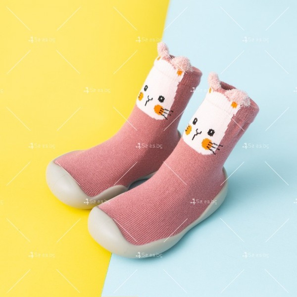 Детски чорапи с гумена подметка, различни номера и цветове W SHOE3 11