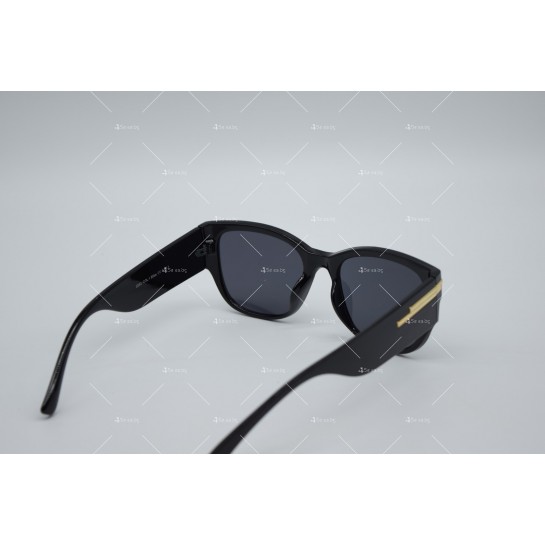 Дамски слънчеви очила с големи рамки  с две златни линии отстрани YJZ35