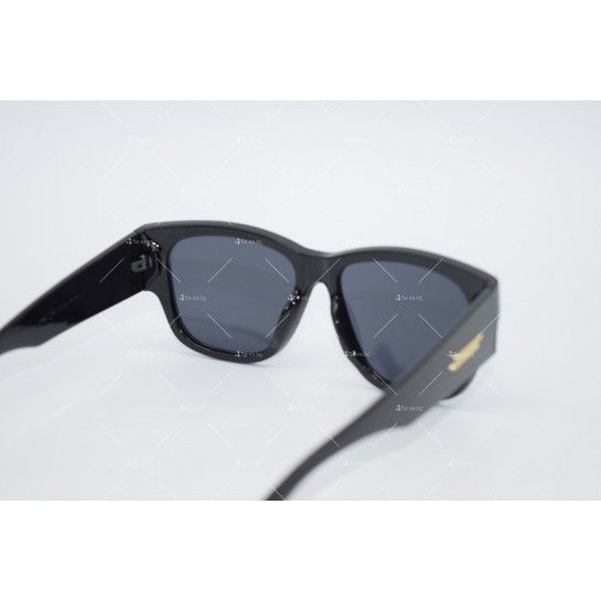 Дамски слънчеви очила с големи рамки  с две златни линии отстрани YJZ37