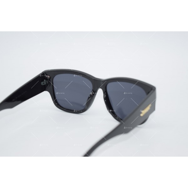 Дамски слънчеви очила с големи рамки  с две златни линии отстрани YJZ37 3