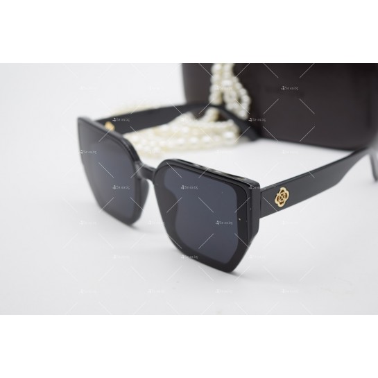 Дамски слънчеви очила oтстрани има златно лого, което наподобява розаYJZ38