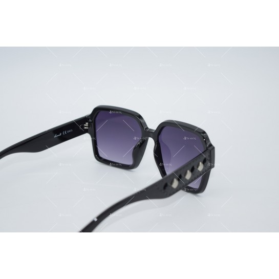 Големи дамски многоъгълни слънчеви очила с черни и златни ромби отстрани YJZ74