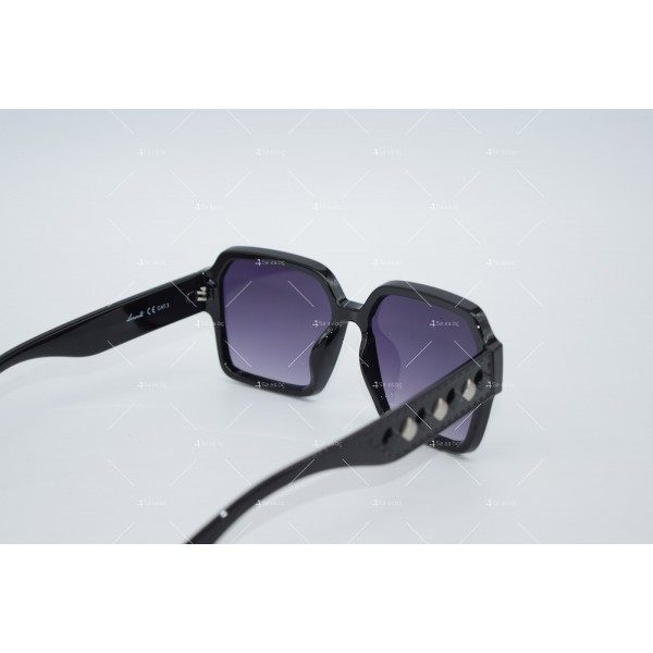 Големи дамски многоъгълни слънчеви очила с черни и златни ромби отстрани YJZ74 3