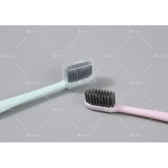 Комплект четки за зъби със защитен предпазител и различна твърдост HZS621
